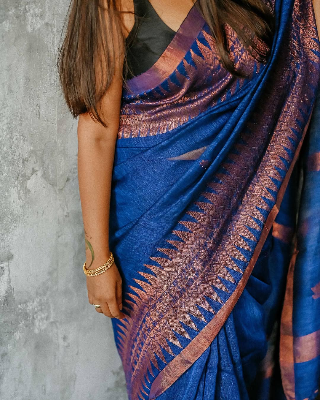 Improbable Royal Blue Cotton Silk Saree With Fragrant Blouse Piece - Image 6