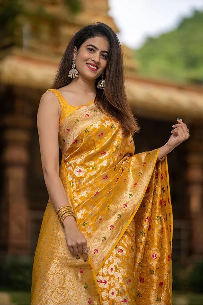 Improbable Yellow Soft Silk Saree With Pleasurable Blouse Piece - Image 2