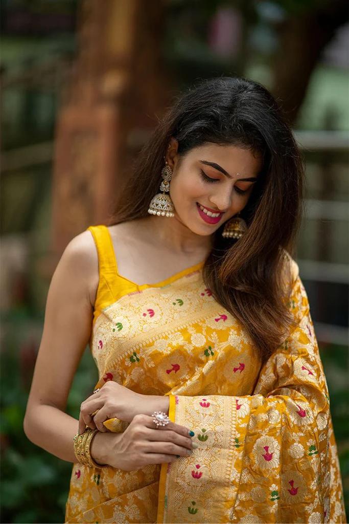 Improbable Yellow Soft Silk Saree With Pleasurable Blouse Piece - Image 3