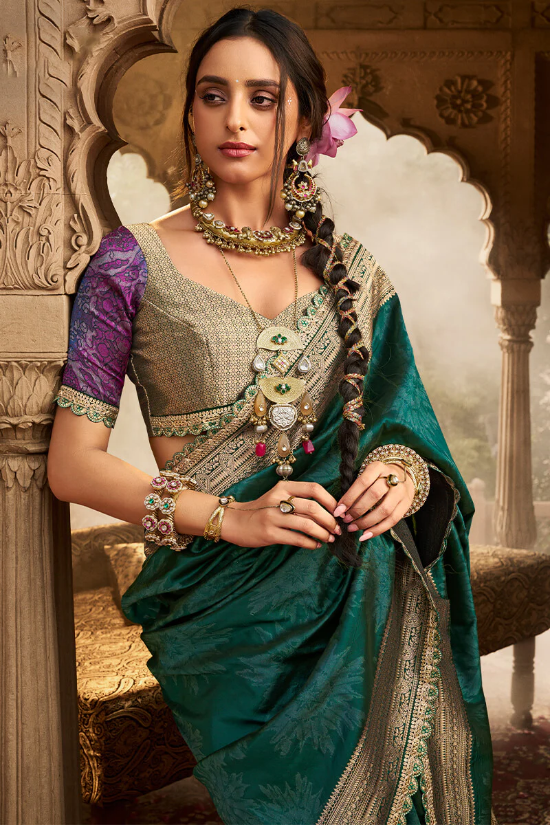 Incomparable Dark Green Soft Banarasi Silk Saree With Lassitude Blouse Piece - Image 2