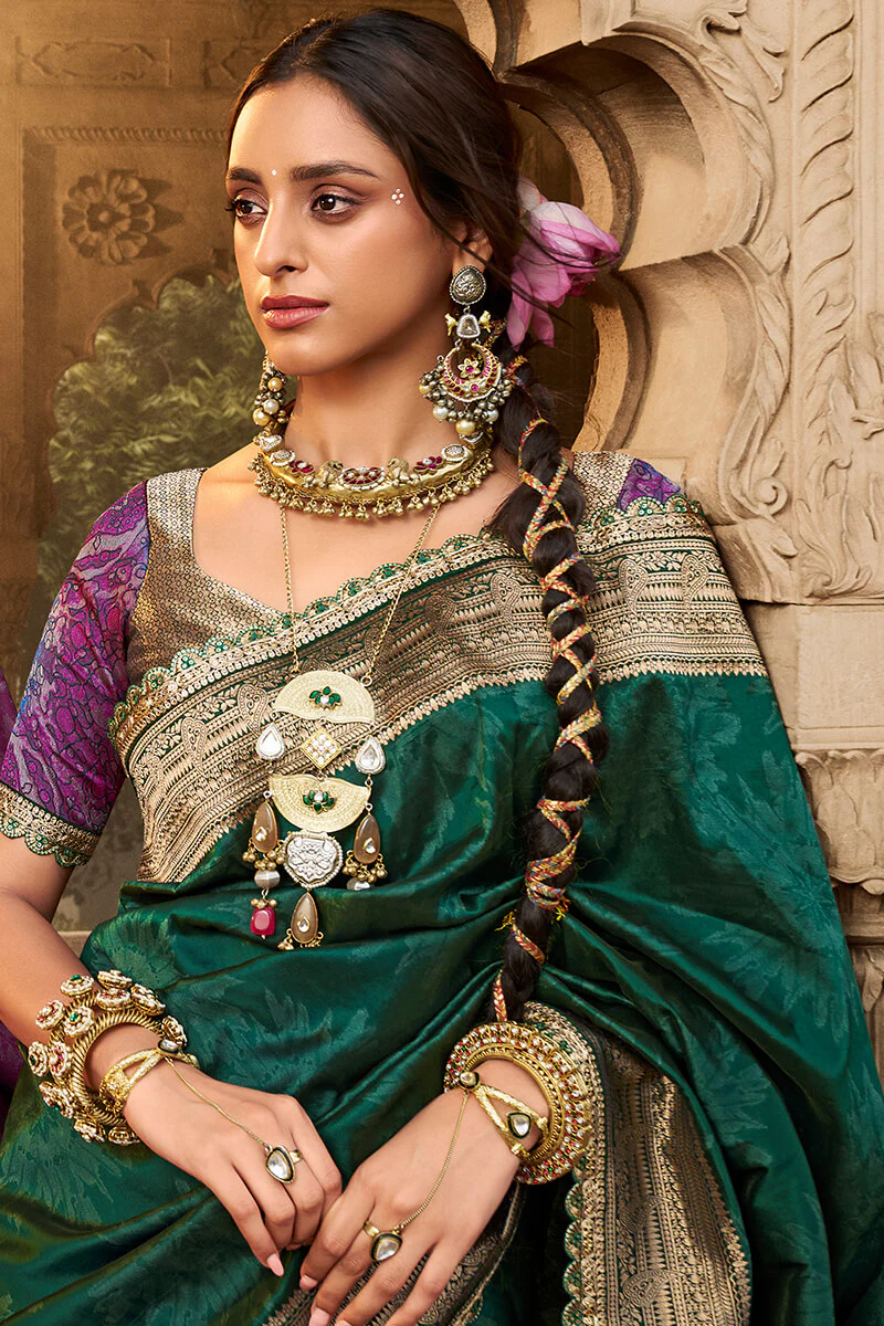 Incomparable Dark Green Soft Banarasi Silk Saree With Lassitude Blouse Piece - Image 3