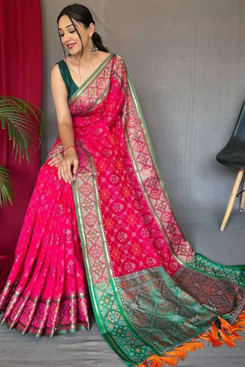 Incomparable Dark Pink Patola Silk Saree with Fairytale Blouse Piece - Image 3