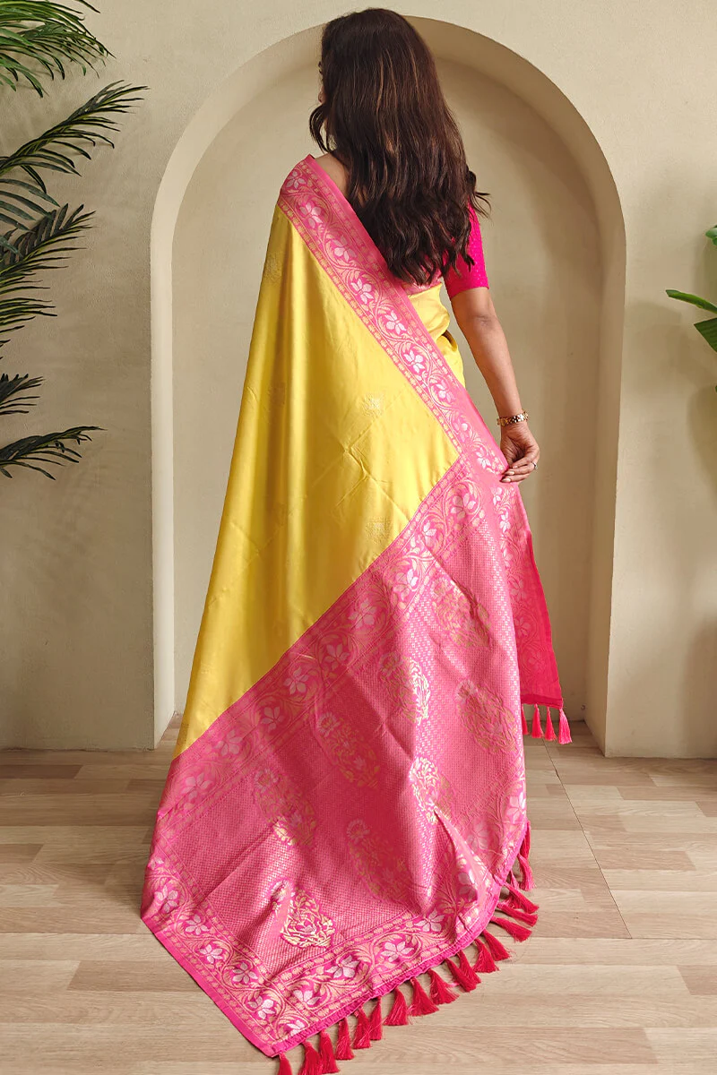 Incomparable Yellow Soft Banarasi Silk Saree With Seraphic Blouse Piece - Image 3