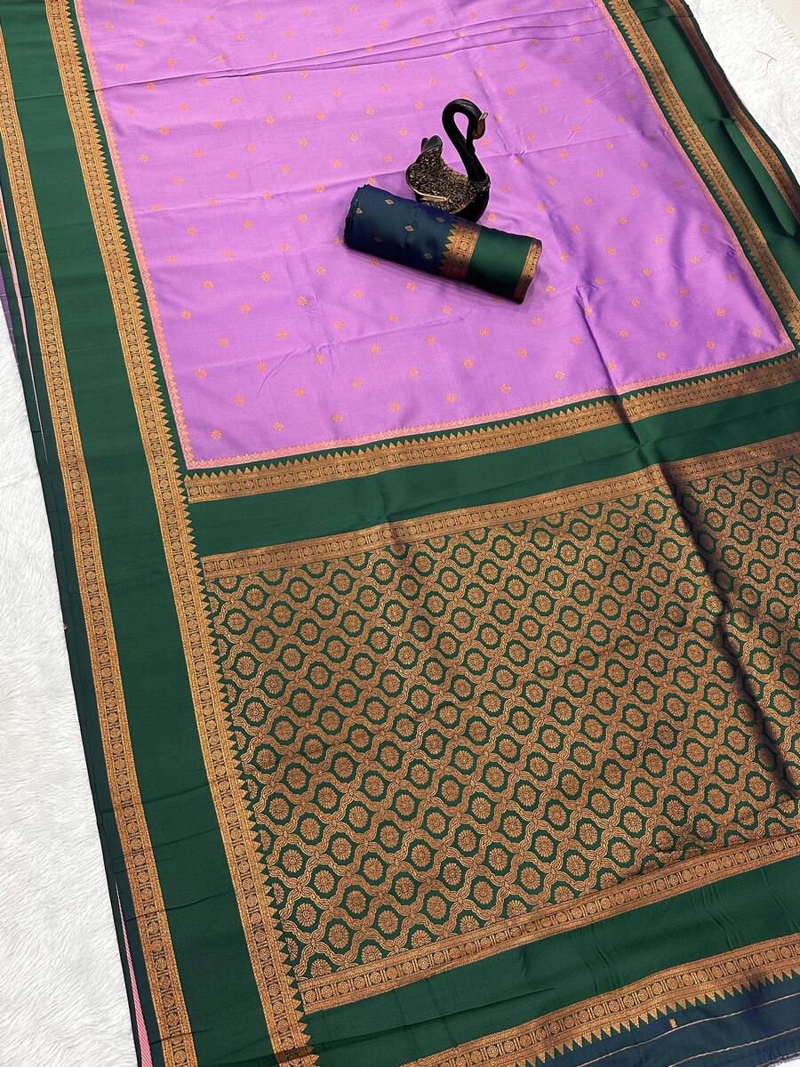 Incredible Lavender Soft Banarasi Silk Saree With Pulsating Blouse Piece - Image 2