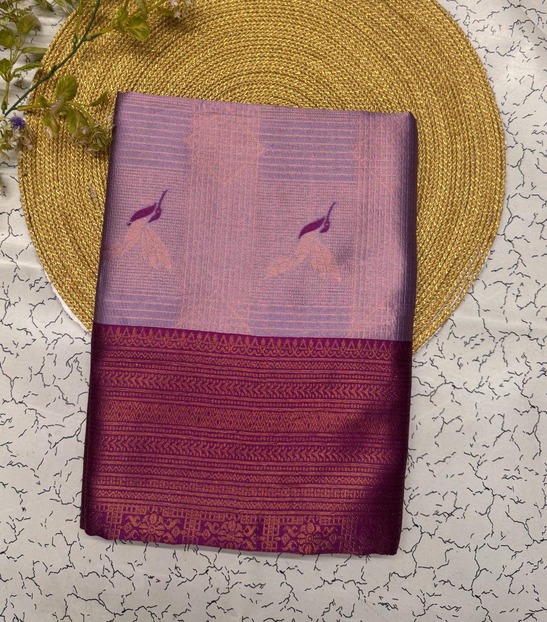 Incredible Lavender Soft Banarasi Silk Saree With Staggering Blouse Piece - Image 2