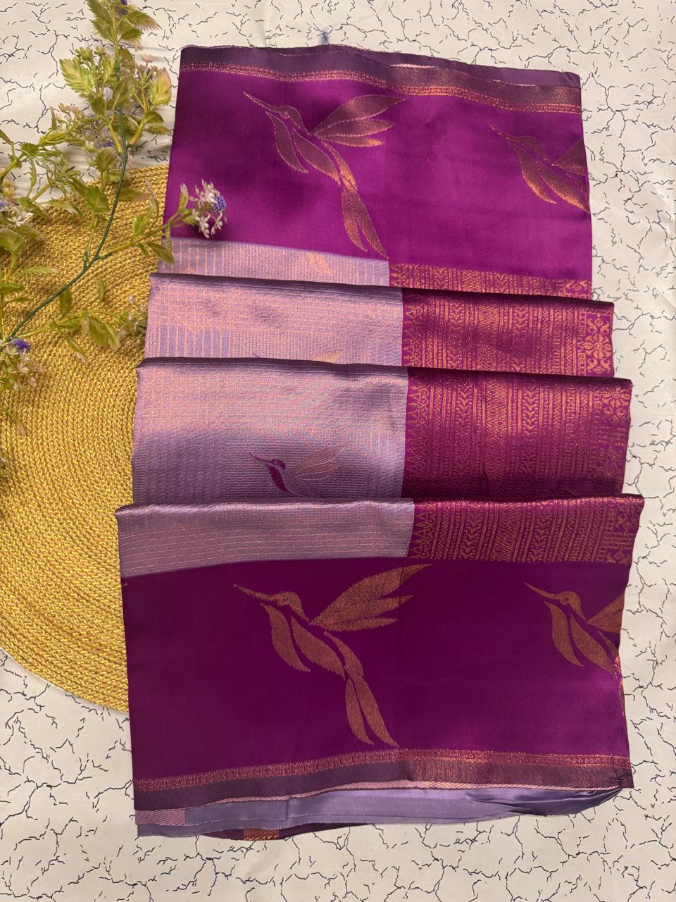 Incredible Lavender Soft Banarasi Silk Saree With Staggering Blouse Piece - Image 5
