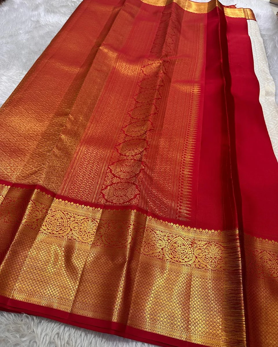 Inimitable Beige Soft Silk Saree With Effulgent Blouse Piece - Image 5