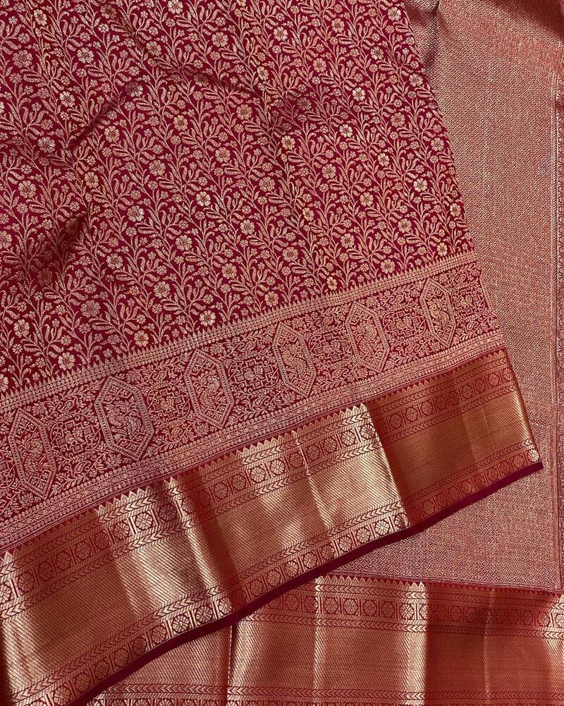 Inimitable Maroon Soft Banarasi Silk Saree With Exceptional Blouse Piece - Image 3