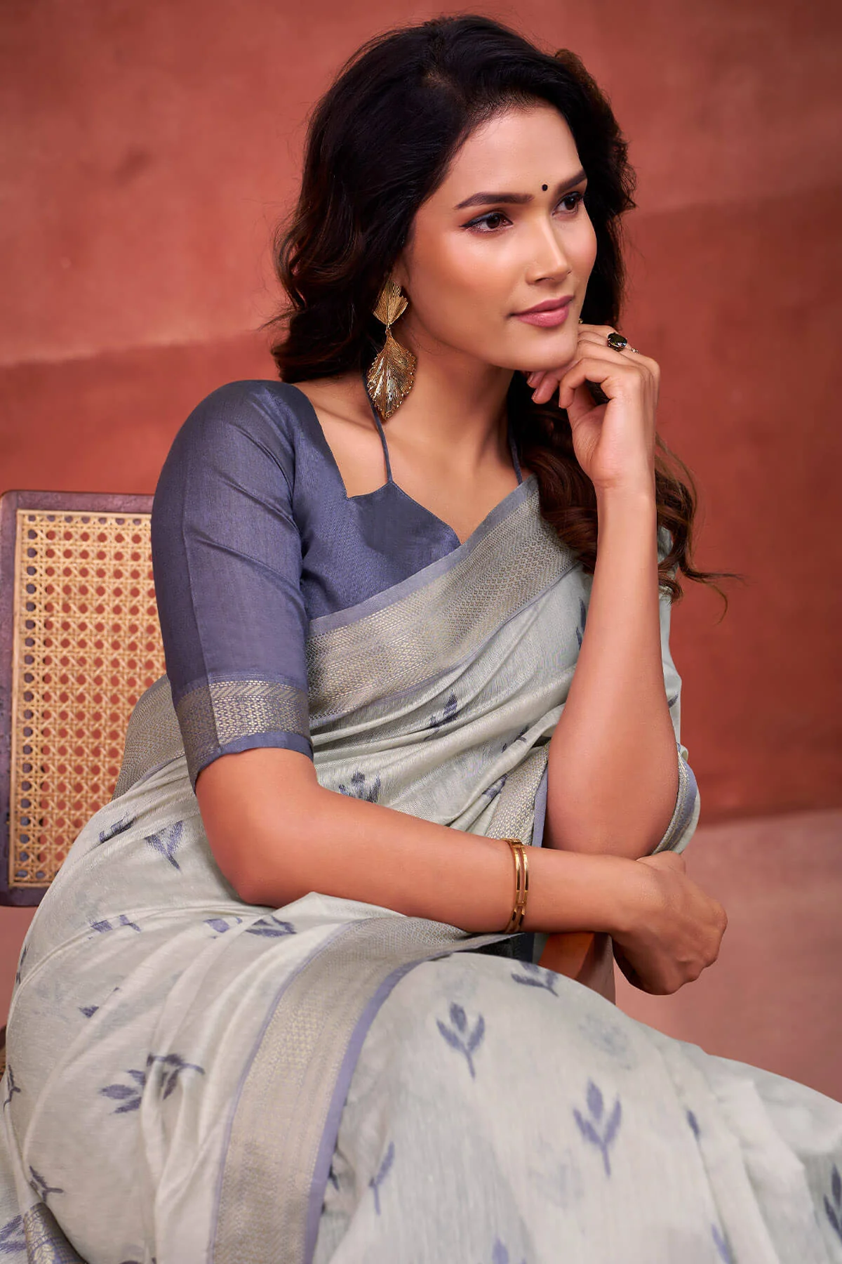 Innovative Grey Cotton Silk Saree With Seraglio Blouse Piece - Image 2