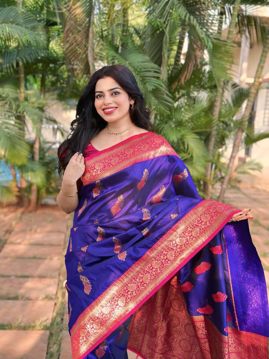 Innovative Royal Blue Soft Banarasi Silk Saree With Arresting Blouse Piece - Image 3