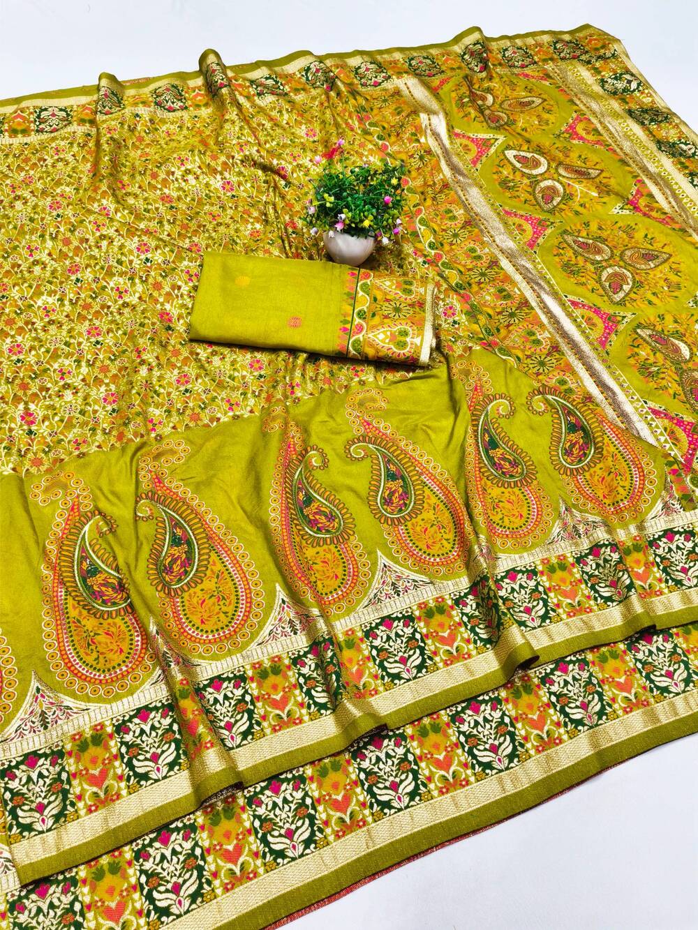 Inspiring Mehndi Nylon Dola Pashmina Saree With Dulcet Blouse Piece - Image 2