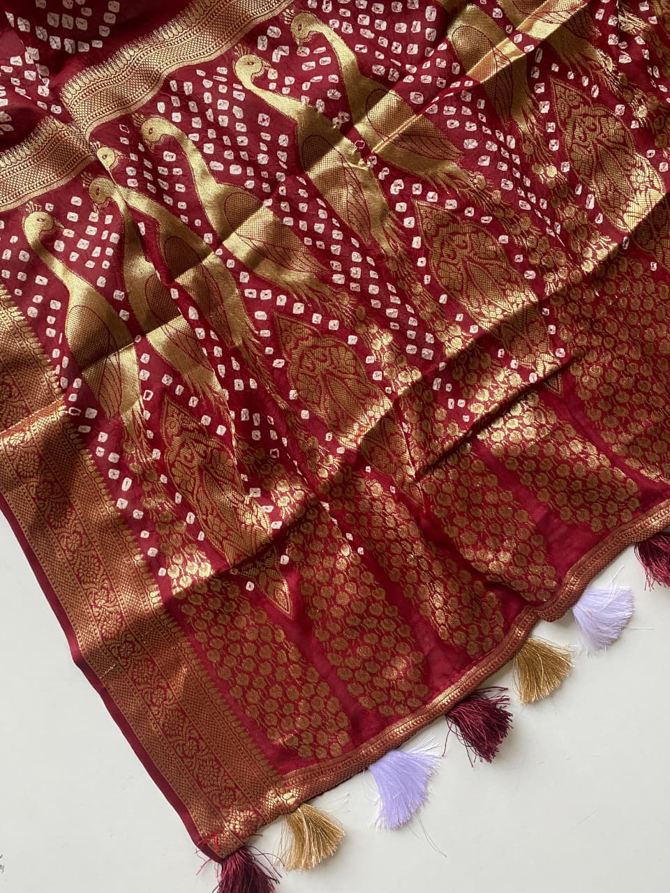 Inspiring Off White Pure Viscose Dola Silk Printed Bandhani Saree With Beleaguer Blouse Piece - Image 4