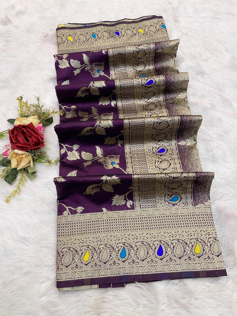 Inspiring Purple Soft Banarasi Silk Saree With Dazzling Blouse Piece - Image 2