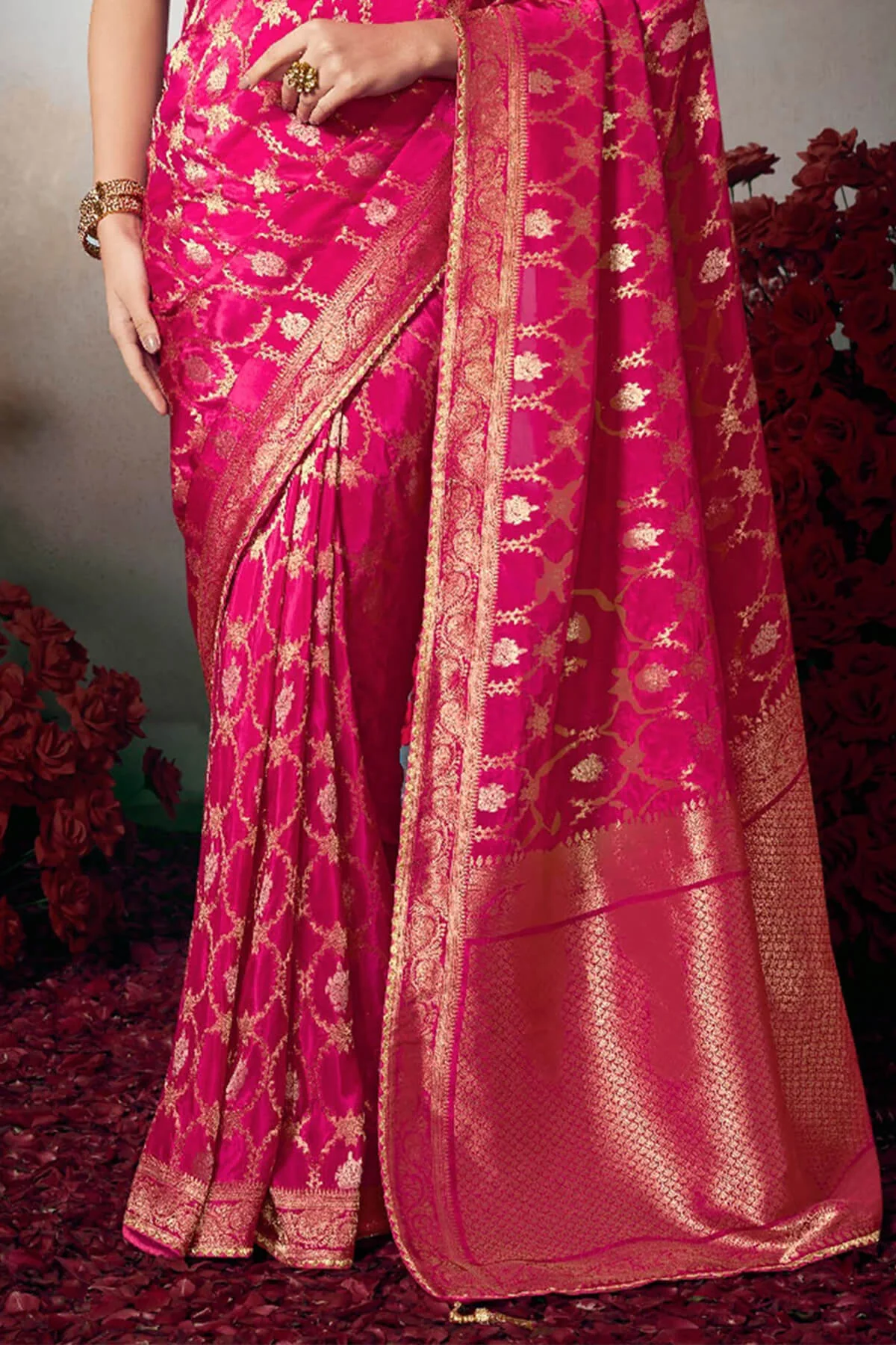 Intricate Dark Pink Banarasi Silk Saree With Embroidery Blouse Piece - Image 5