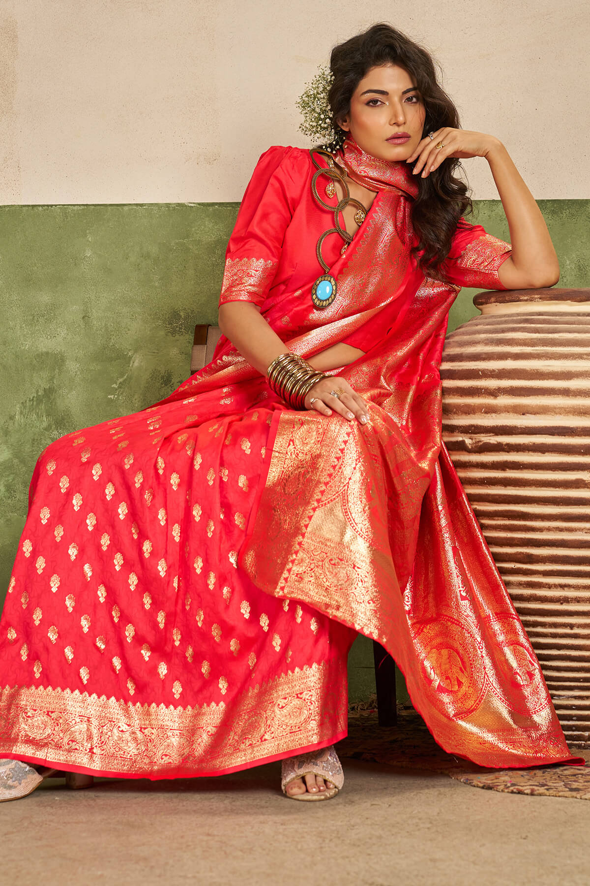Intricate Dark Pink Pure Zari Weaving Banarasi Silk Saree With Desuetude Blouse Piece - Image 5