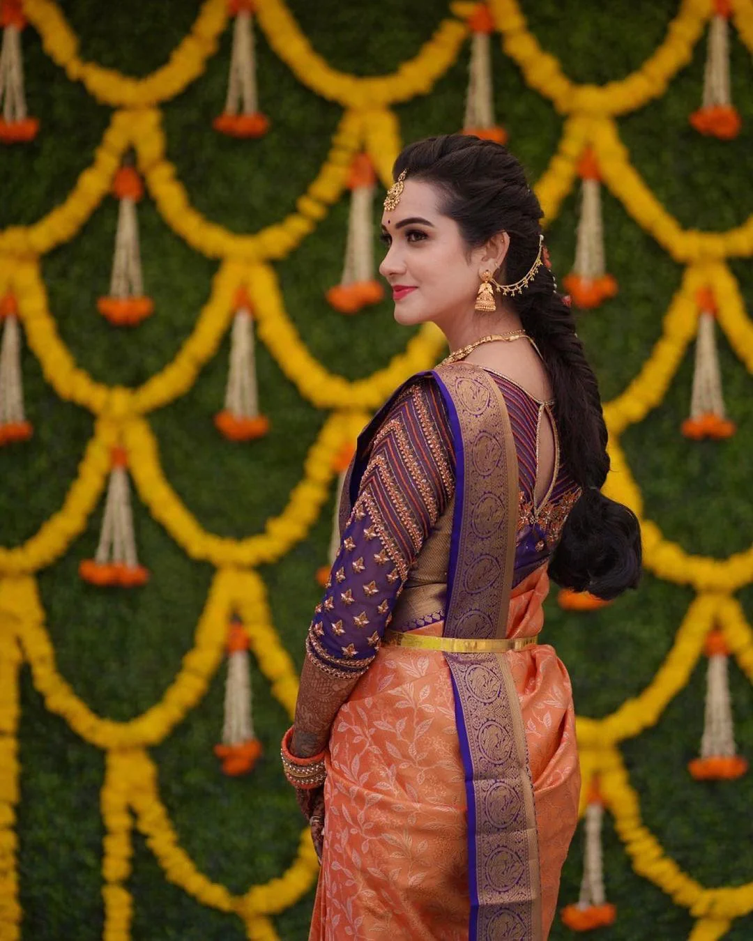 Invaluable Peach Soft Banarasi Silk Saree With Surpassing Blouse Piece - Image 5