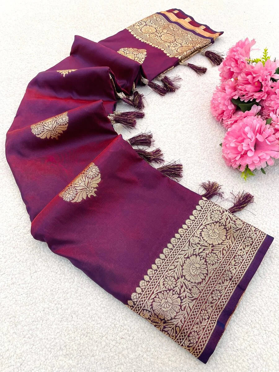 Invaluable Wine Pure Zari Weaving Banarasi Silk Saree With Admirable Blouse Piece - Image 2