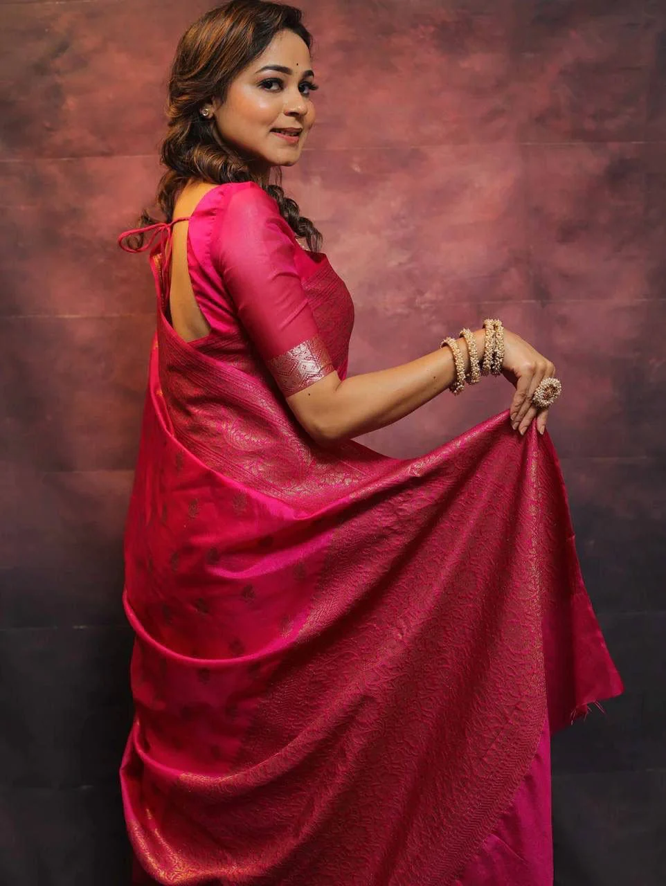 Jazzy Dark Pink Soft Silk Saree With Appealing Blouse Piece - Image 3