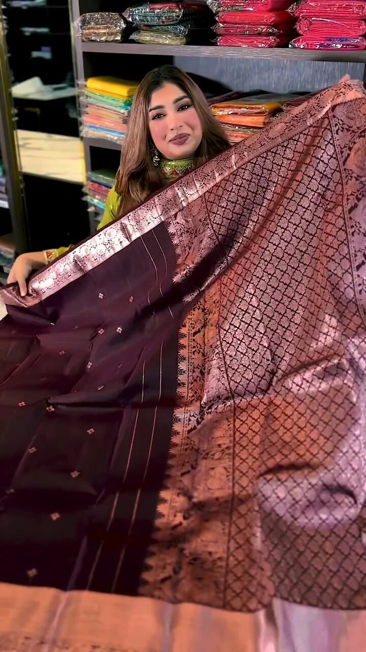 Jazzy Wine Soft Banarasi Silk Saree With Snazzy Blouse Piece - Image 6