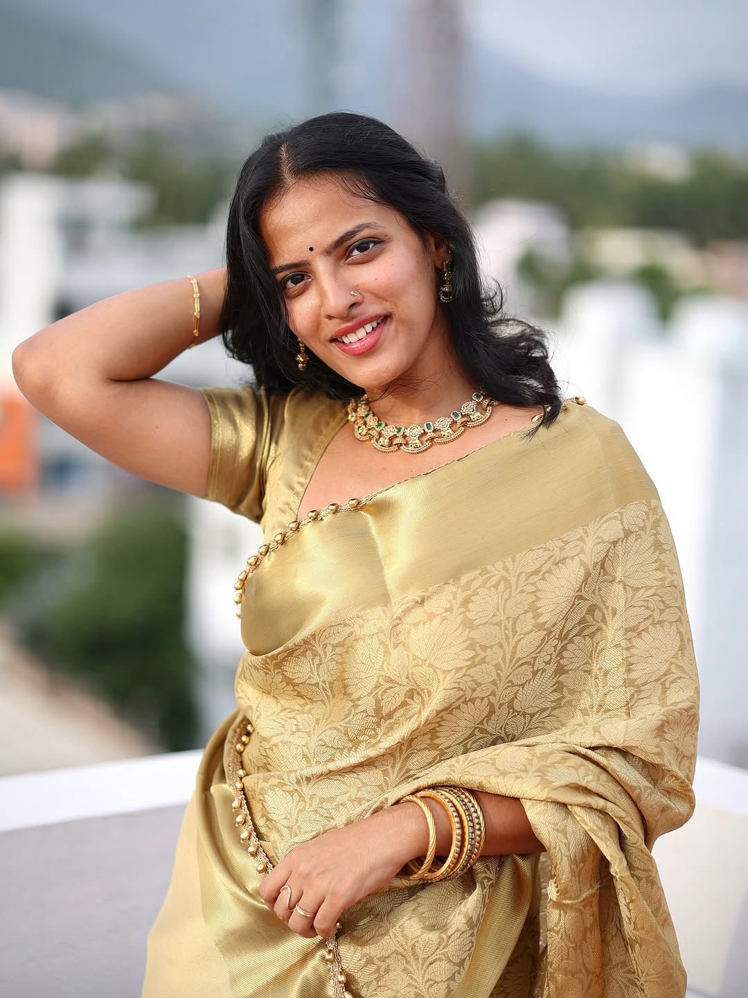 Lagniappe Golden Soft Tissue Silk Saree With Petrichor Blouse Piece - Image 3