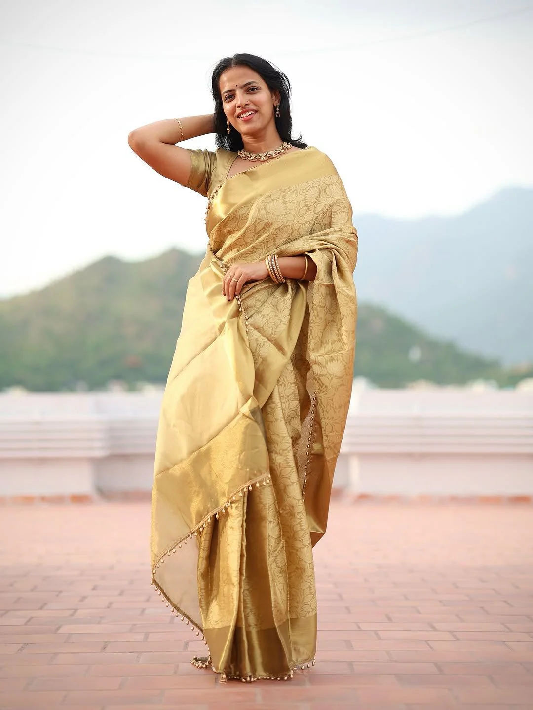 Lagniappe Golden Soft Tissue Silk Saree With Petrichor Blouse Piece - Image 6