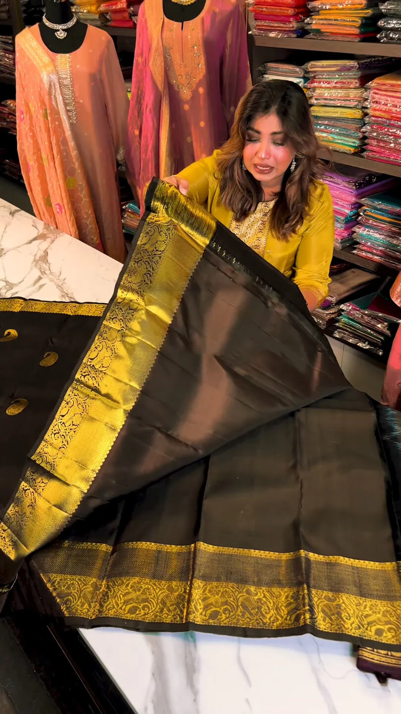 Lassitude Black Soft Banarasi Silk Saree With Glowing Blouse Piece - Image 7