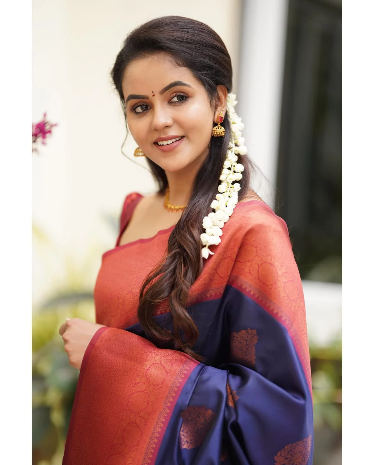 Lassitude Navy Blue Soft Silk Saree With Scintilla Blouse Piece - Image 4