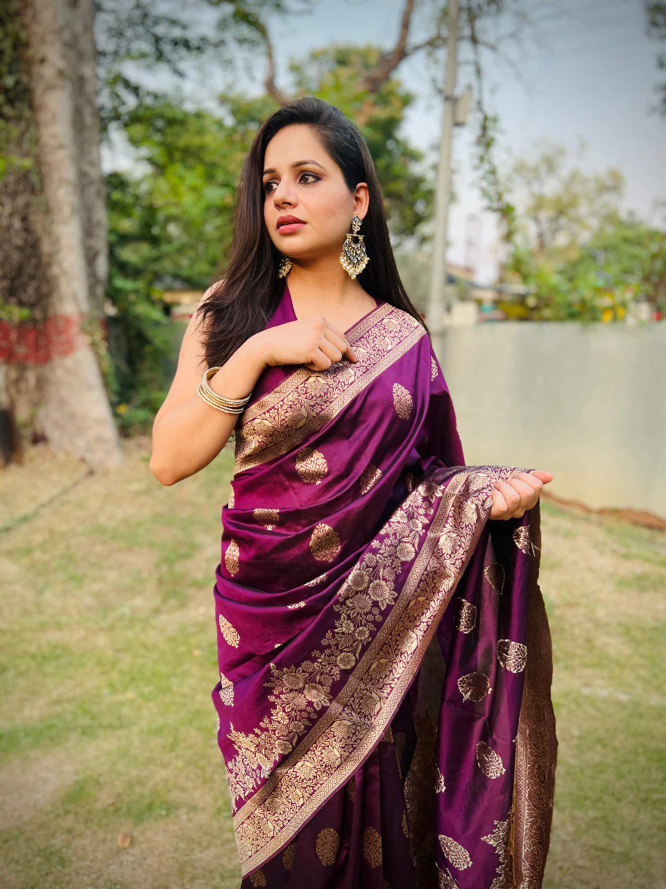 Lissome Wine Soft Silk Saree With Desultory Blouse Piece - Image 5