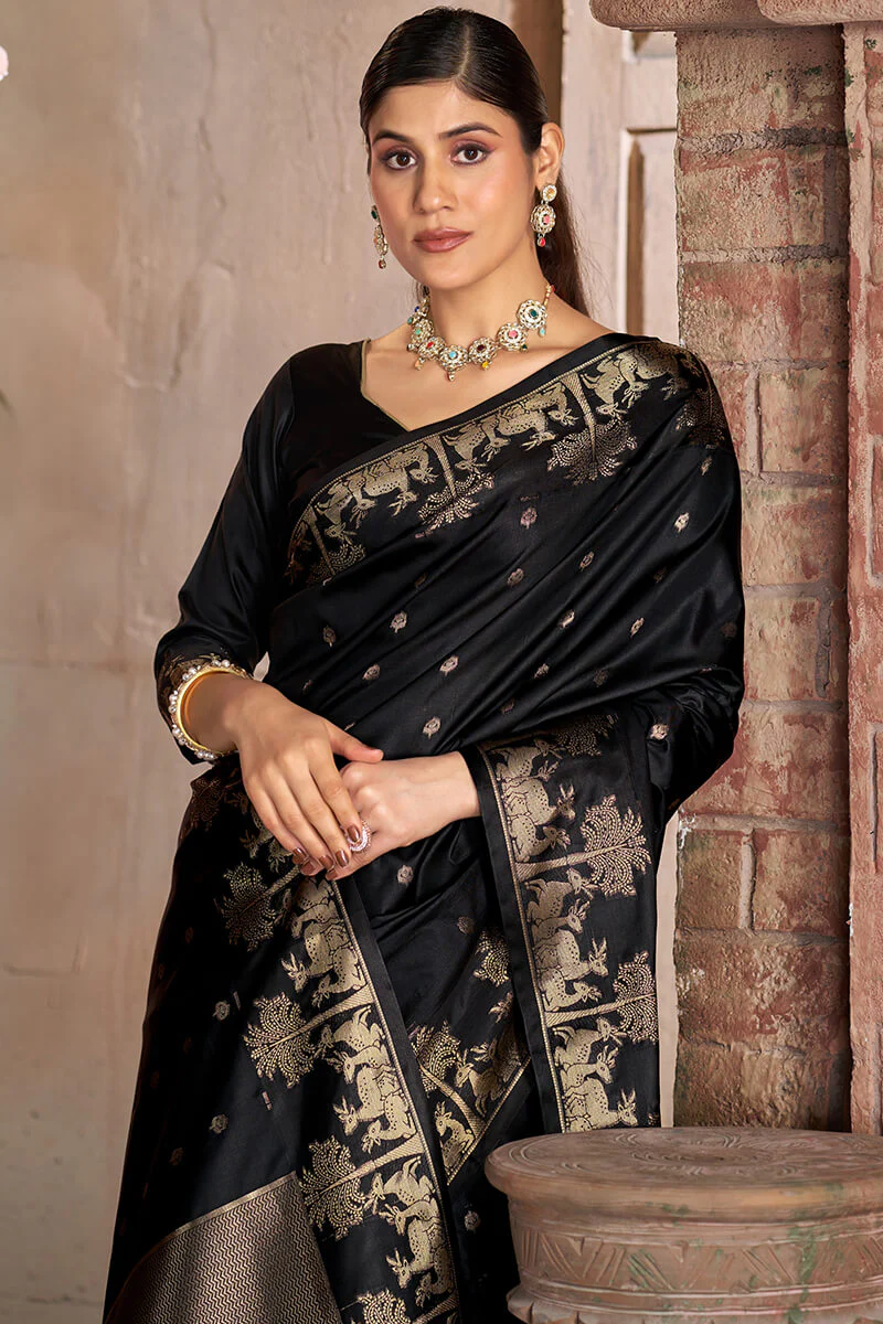 Lovely Black Pure Zari Weaving Banarasi Silk Saree With Gorgeous Blouse Piece - Image 2