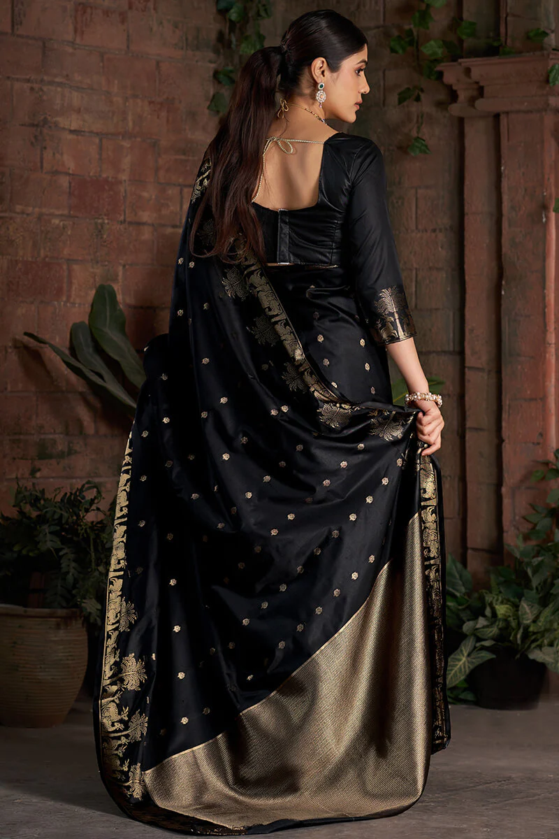 Lovely Black Pure Zari Weaving Banarasi Silk Saree With Gorgeous Blouse Piece - Image 5
