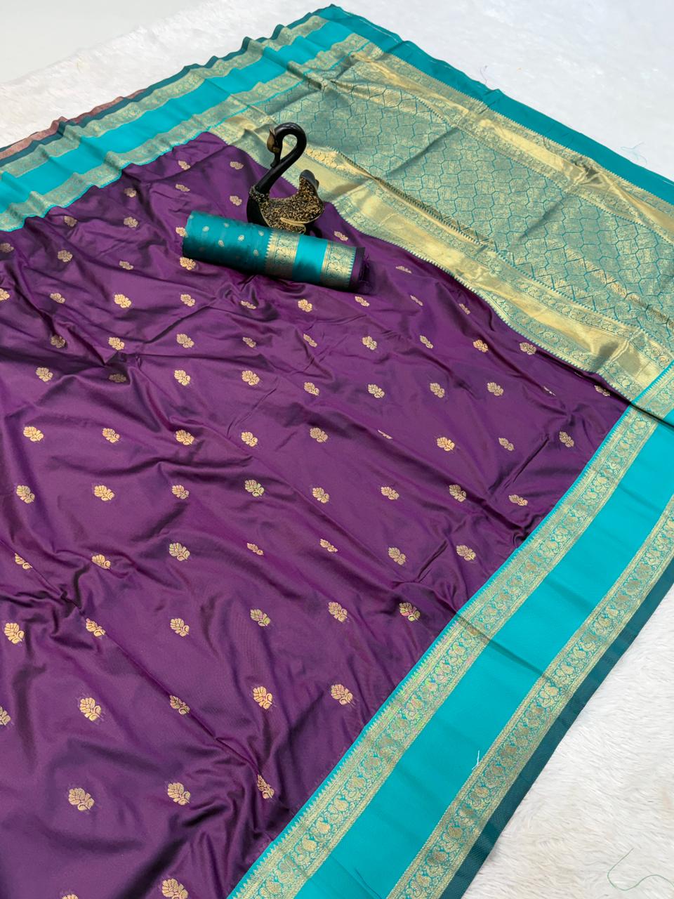 Lovely Purple Soft Banarasi Kathpadar Silk Saree With Dulcet Blouse Piece - Image 3