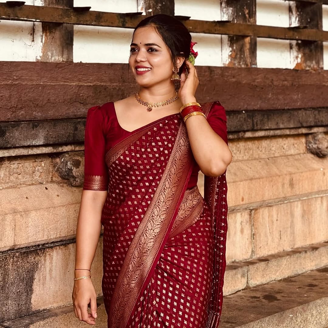 Lovely Wine Soft Silk Saree With Outstanding Blouse Piece - Image 4