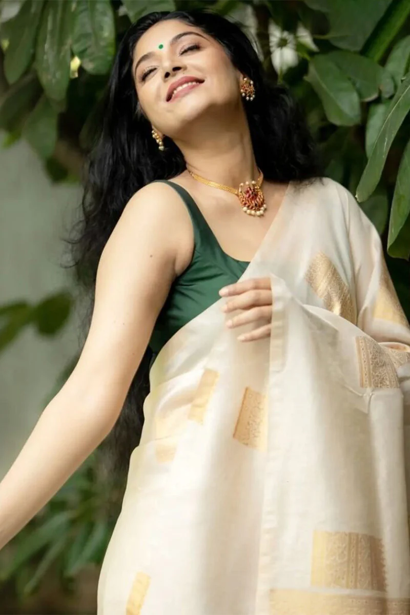 Luminous Beige Soft Silk Saree With Vestigial Blouse Piece - Image 3