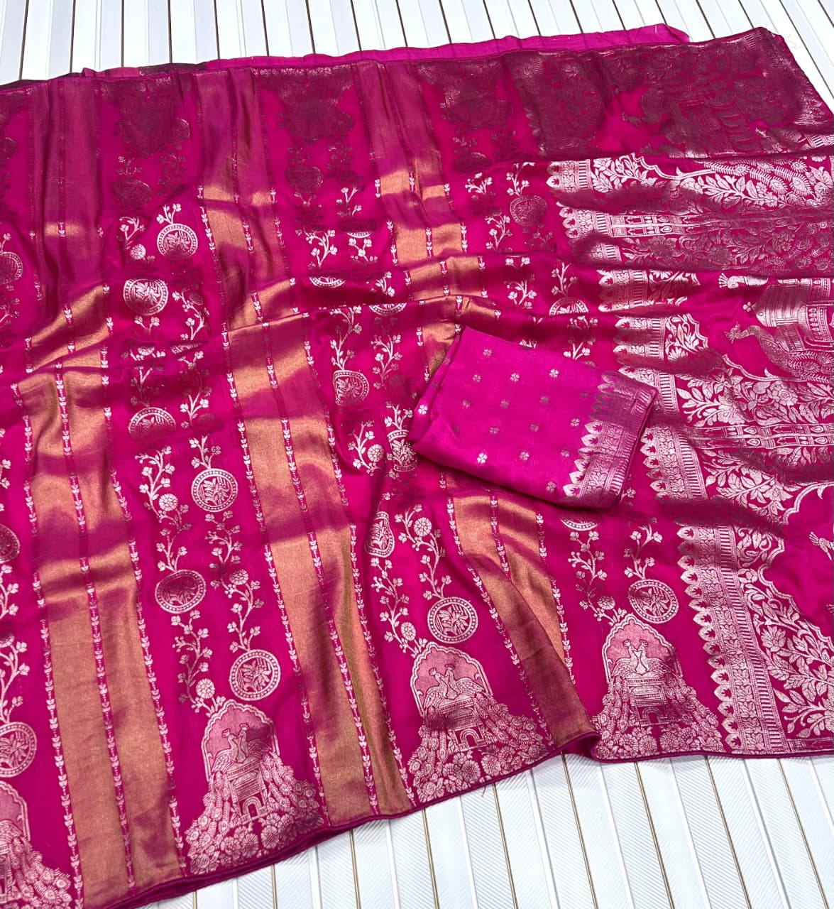 Lustrous Dark Pink Soft Banarasi Tissue Silk Saree With Innovative Blouse Piece - Image 3