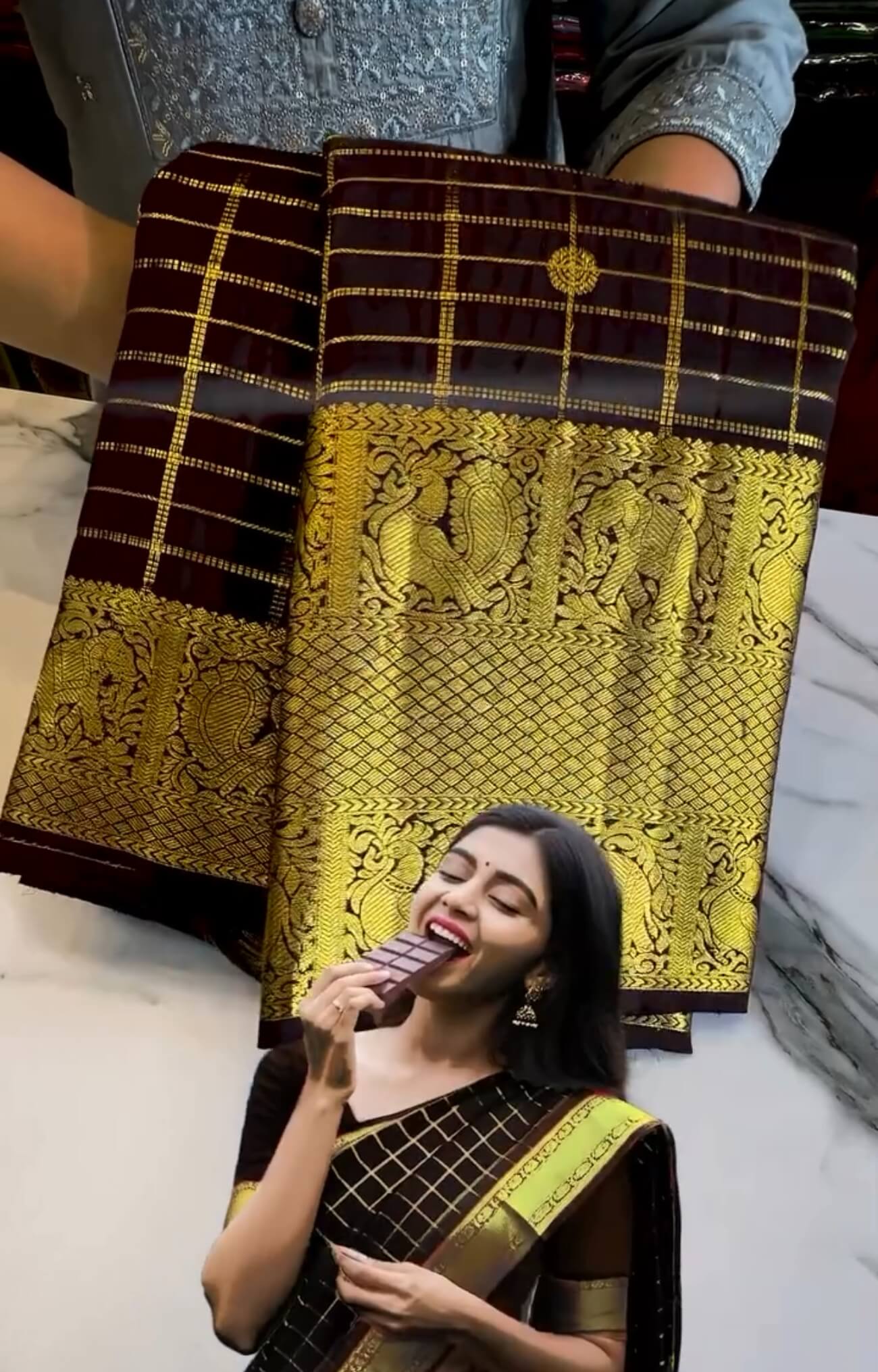 Luxuriant Brown Soft Banarasi Silk Saree With Scintilla Blouse Piece - Image 3