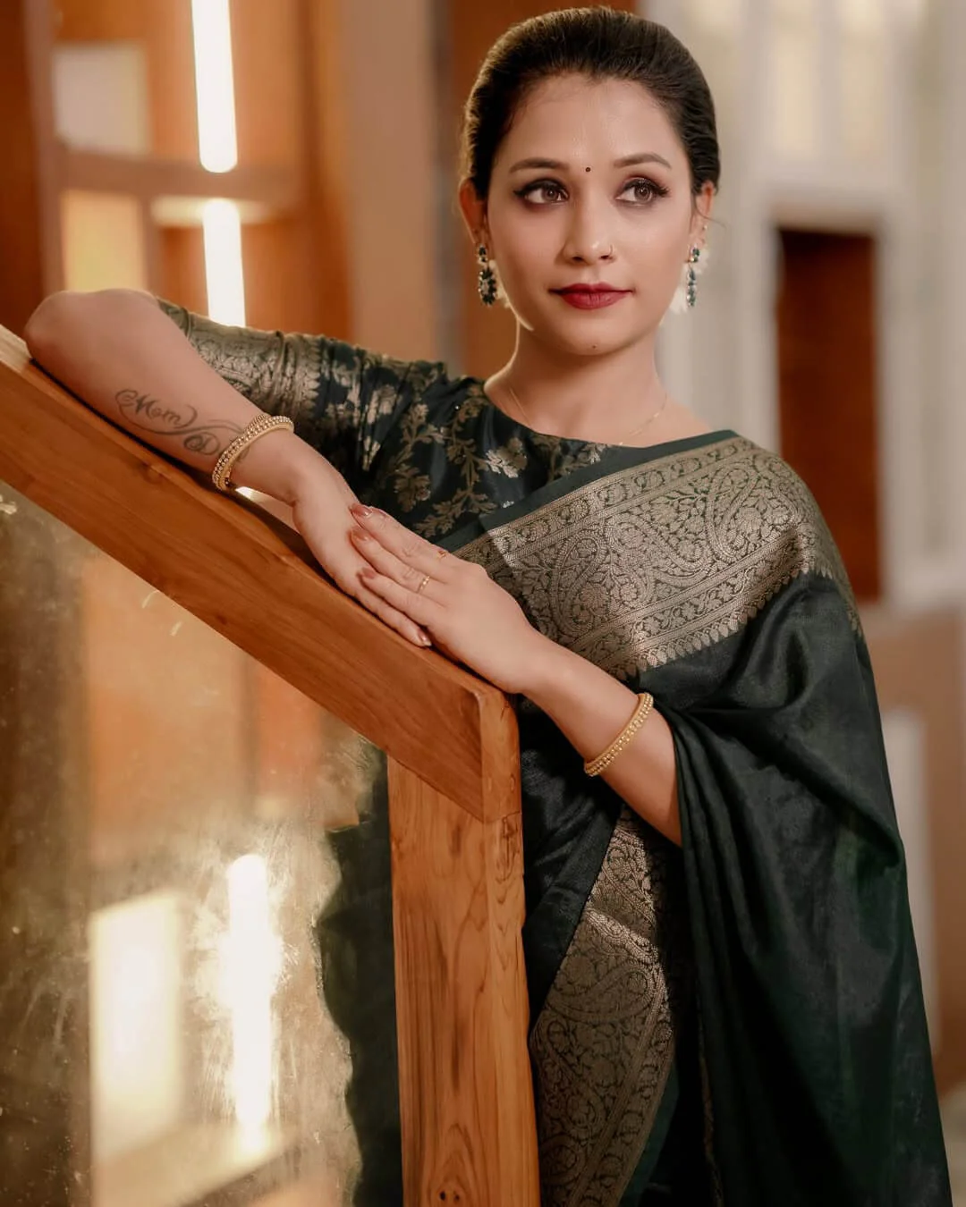 Luxuriant Dark Green Soft Silk Saree With Allure Blouse Piece - Image 3