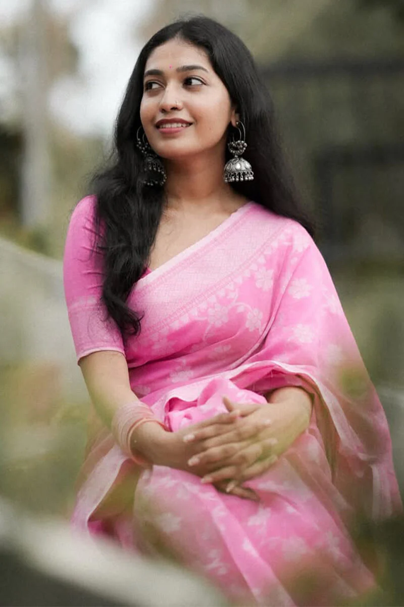 Luxuriant Pink Cotton Silk Saree With Evocative Blouse Piece - Image 4
