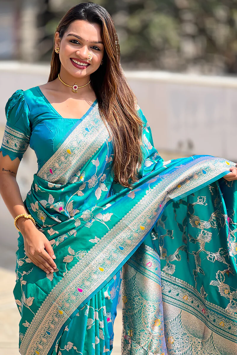 Luxuriant Rama Soft Banarasi Silk Saree With Elaborate Blouse Piece - Image 4