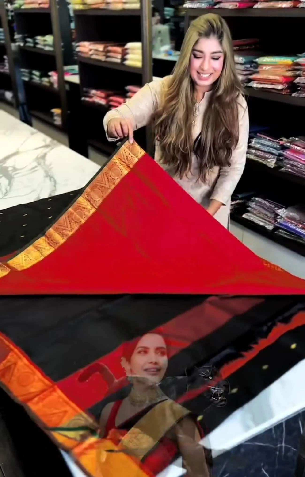 Magnificat Black Soft Banarasi Silk Saree With Confounding Blouse Piece - Image 5