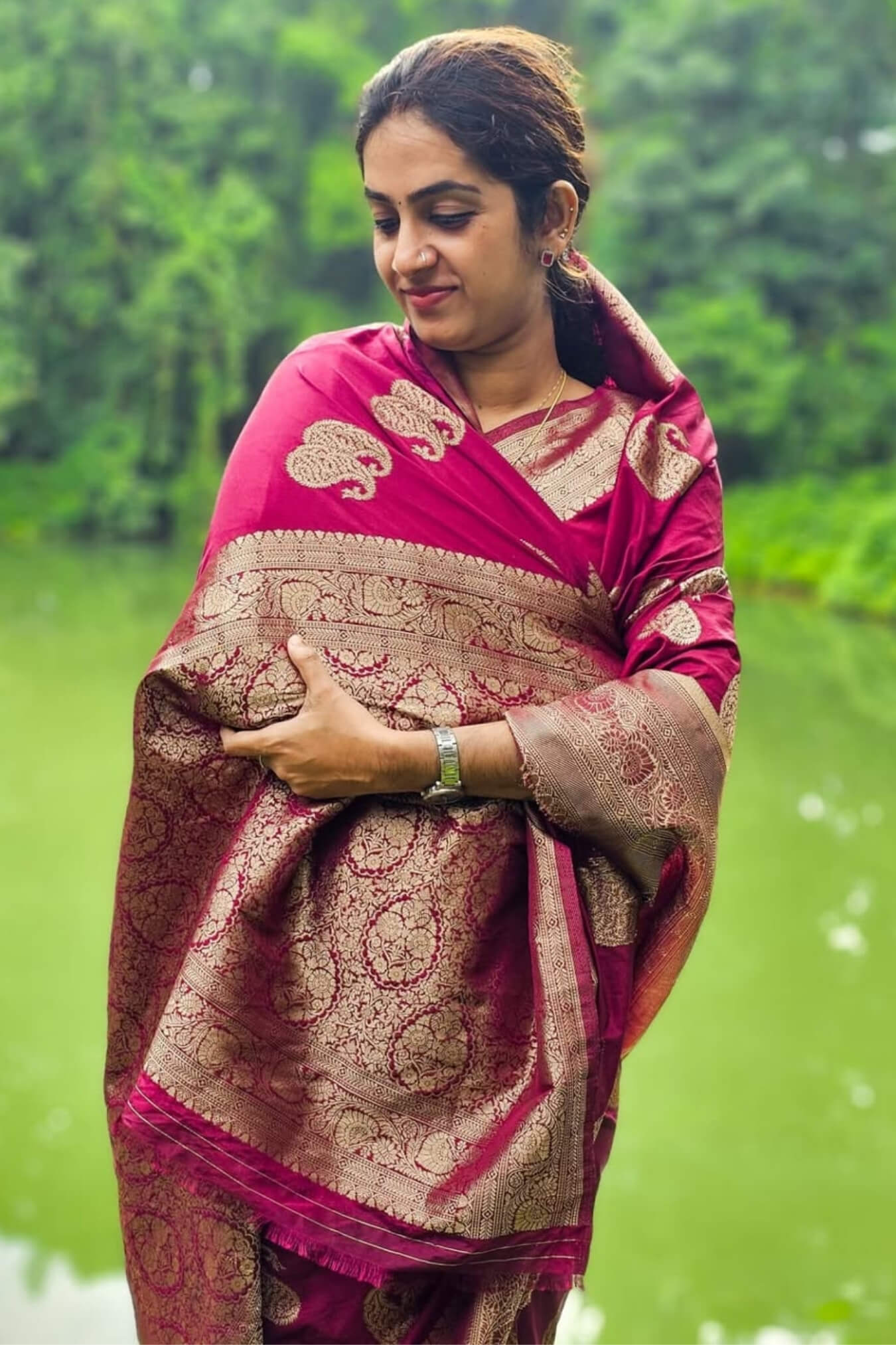Magnificat Dark Pink Soft Silk Saree With Tremendous Blouse Piece - Image 2