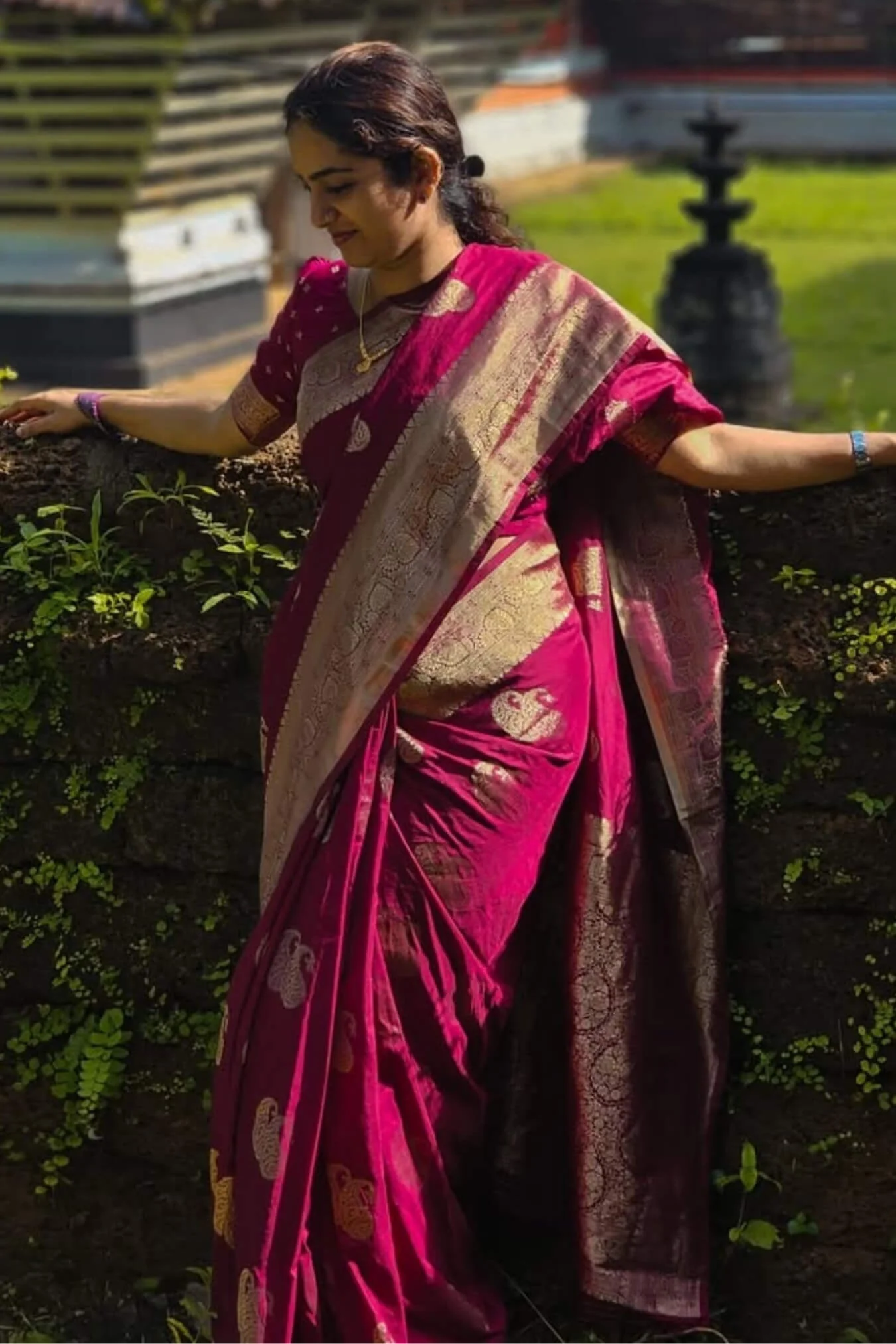 Magnificat Dark Pink Soft Silk Saree With Tremendous Blouse Piece - Image 3