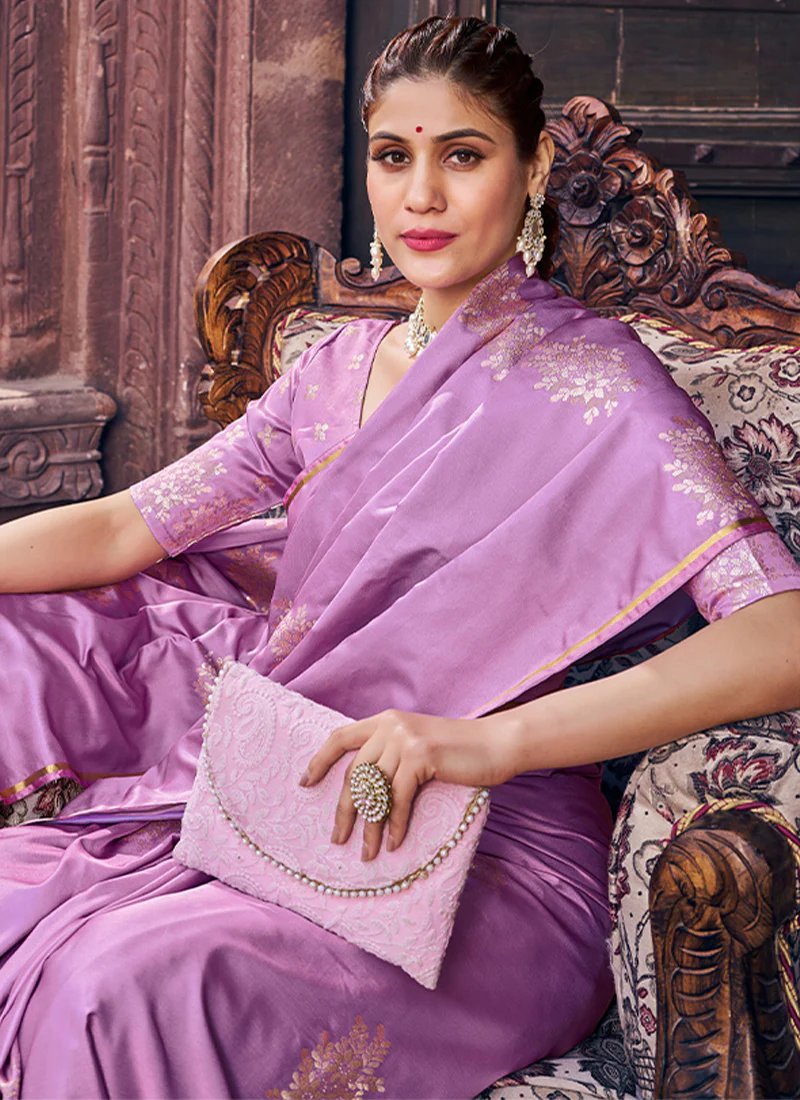 Magnificat Lavender Soft Banarasi Silk Saree With Confounding Blouse Piece - Image 2
