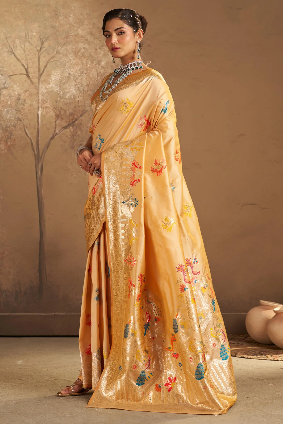 Majestic Beige Pure Zari Weaving Banarasi Silk Saree With Mellifluous Blouse Piece - Image 4