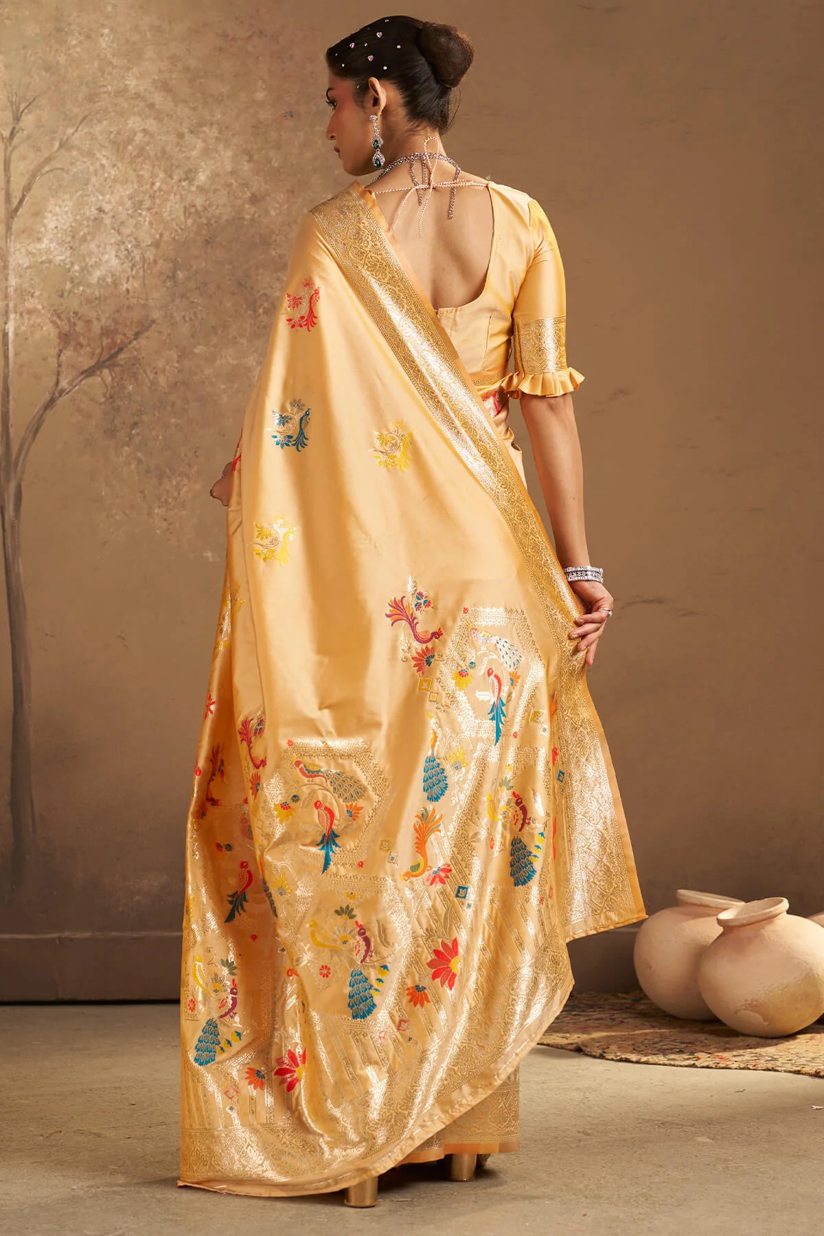 Majestic Beige Pure Zari Weaving Banarasi Silk Saree With Mellifluous Blouse Piece - Image 5