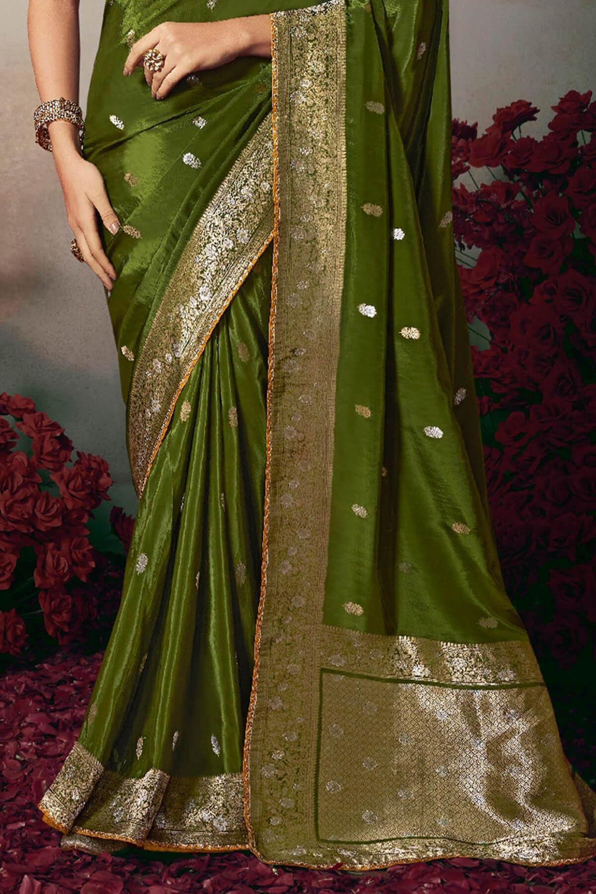 Majestic Dark Green Banarasi Silk Saree With Embroidery Blouse Piece - Image 4