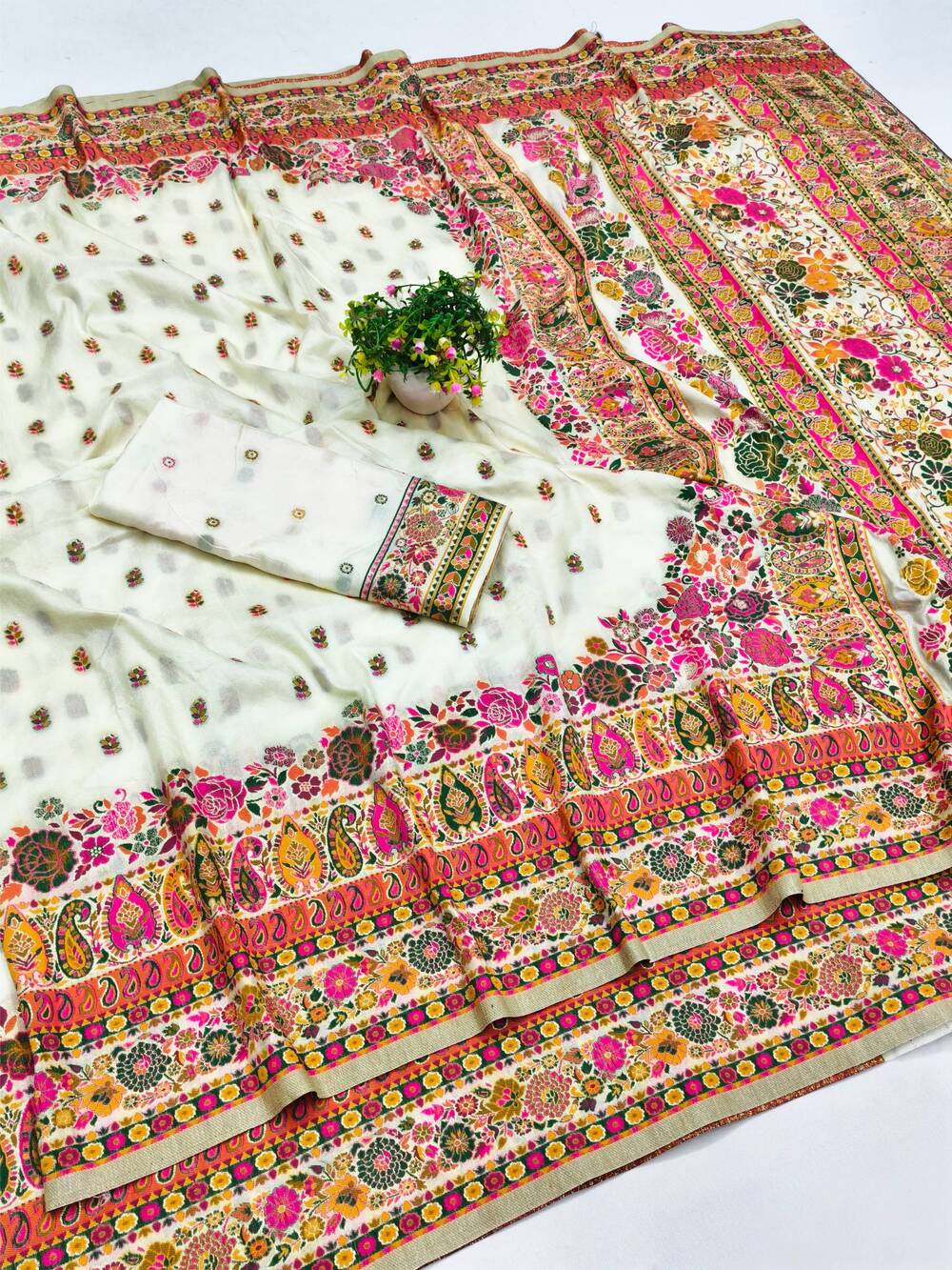 Majesty Beige Nylon Dola Pashmina Saree With Innovative Blouse Piece - Image 2