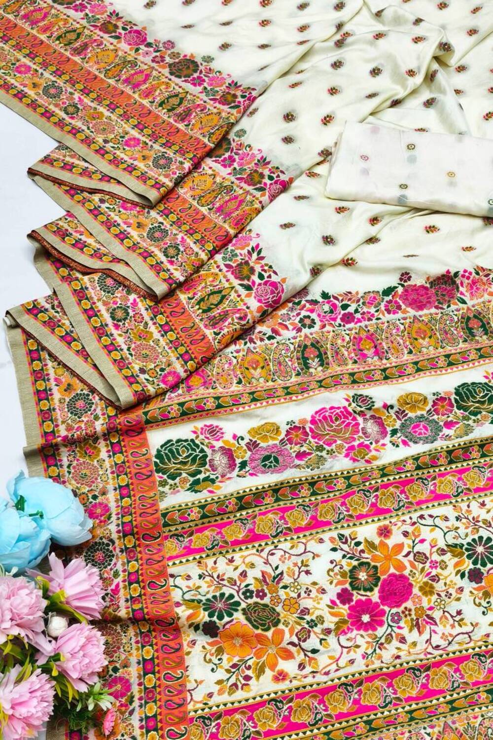 Majesty Beige Nylon Dola Pashmina Saree With Innovative Blouse Piece - Image 3