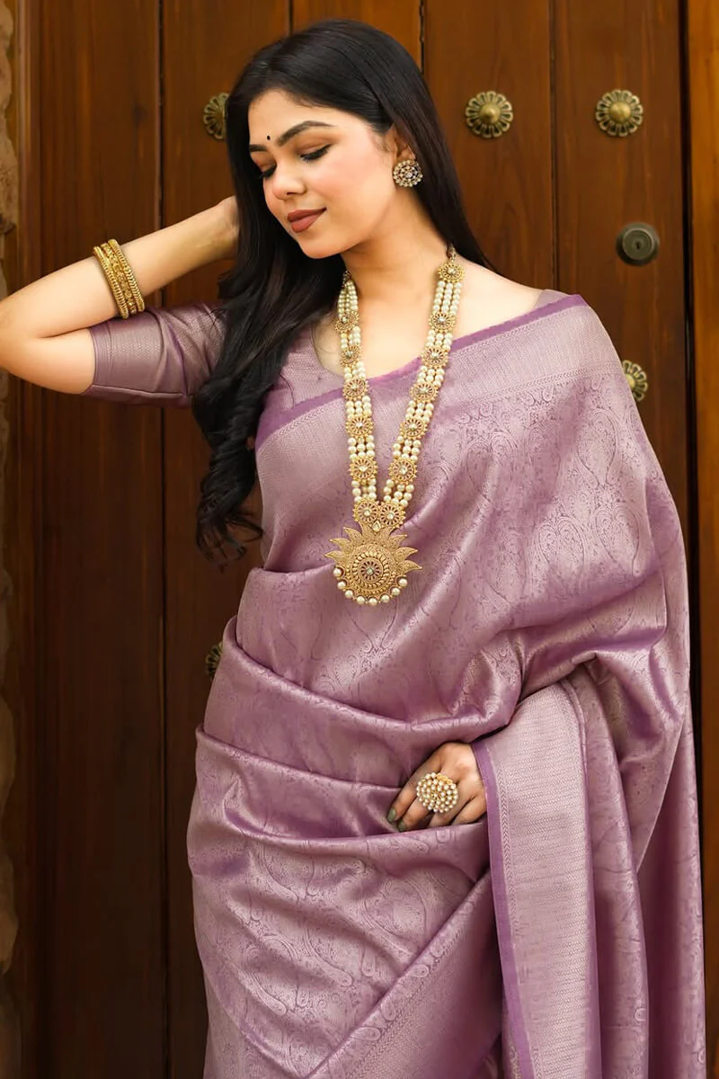 Majesty Lavender Soft Silk Saree With Splendorous Blouse Piece - Image 6