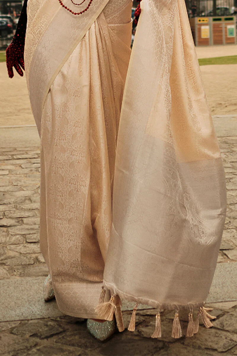 Marvellous Beige Soft Banarasi Silk Saree With Resonant Blouse Piece - Image 4