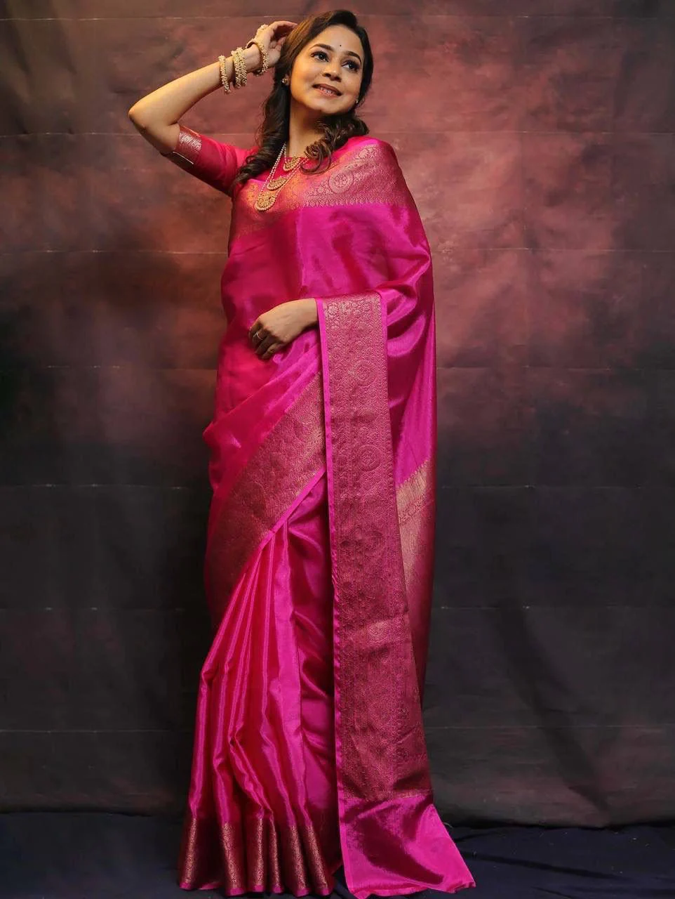 Mesmeric Dark Pink Soft Silk Saree With Fairytale Blouse Piece - Image 7